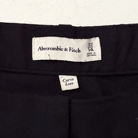 Abercrombie & Fitch Curve Love Sloane Tailored Wide Leg Pant in Black - Picture 11 of 12